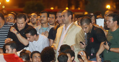 خالد على يقود مسيرة رافضة لنتيجة الانتخابات