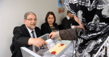 التصويت بتشريعيات الجزائر بدأ صباح اليوم بالمناطق النائية والحدودية