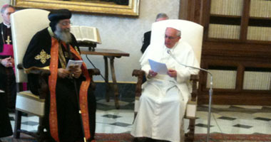 لقاء تاريخى بين البابا تواضروس والبابا فرنسيس بالفاتيكان