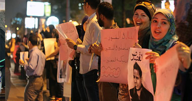 لافتات "لو بتكره الإخوان اضرب كلاكس" تشعل حماس المتظاهرين بالمهندسين