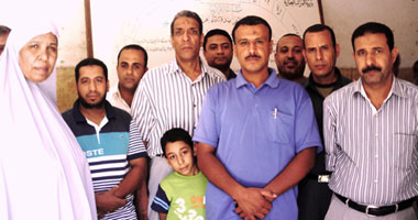 تظاهرة لموظفى الضرائب العقارية بالوادى الجديد للمطالبة بإقالة المدير العام