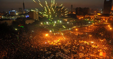 تواصل توافد العائلات على التحرير لمواصلة الاحتفال ببيان الجيش 