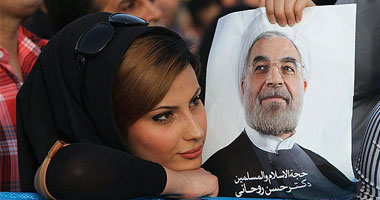  مرشحون إيرانيون يستقطبون الناخبين بـ"أحمر شفاه" ونظارات شمسية