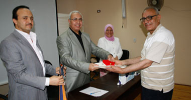 سعد عبد الرحمن يوزع جوائز مسابقات النشر والأبحاث الإقليمية وانتصار أكتوبر