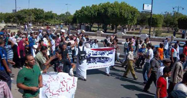 ائتلاف شباب الثورة بالبحيرة يدين تصرفات المحافظ مع مدرسى "الحصة" 