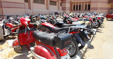 40 معاقا يتقدمون بطلبات الحصول على دراجات بخارية فى أسوان