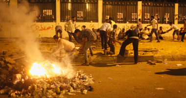 الأهالى يقطعون طريق دمو الفيوم بعد مصرع مواطن صدمته سيارة مسرعة