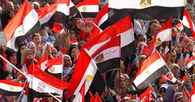 متظاهرو "التحرير" يطوفون بجنازة شهيد "تمرد" الميدان