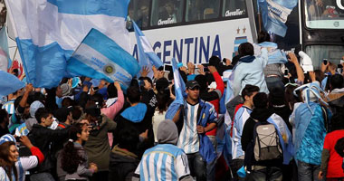 نجوم الأرجنتين يحتفلون مع الجماهير بعد الاستقبال الحافل فى بلادهم