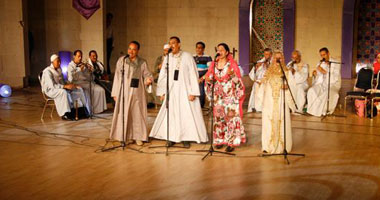مشاركة فرقة الأقصر للفنون الشعبية بمهرجان الترايثلون بالأقصر