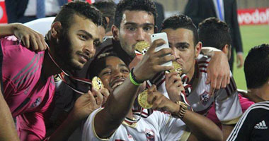 "شهر" مكافأة لعمال الزمالك بمناسبة الفوز بكأس مصر