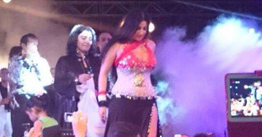 الأمن يلقى القبض على الراقصة صافيناز بتهمة إهانة العلم المصرى (تحديث)