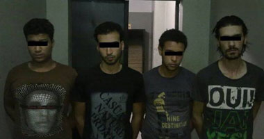 تواصل الجهود الأمنية بالمحافظات.. ضبط تشكيل عصابى لسرقة المواطنين بالإكراه بالبحيرة...6 كيلو بانجو وربع أفيون و3000 قرص مخدر بالغردقة.. وضبط 3 متهمين بتخريب ونهب مقرات الشرطة ومحكمة مطروح