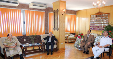 بالصور.. مدير أمن السويس الجديد يلتقى قائد الجيش الثالث