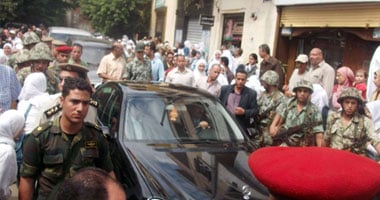 وزير التربية والتعليم يخرج من المنصورة فى حراسة الشرطة