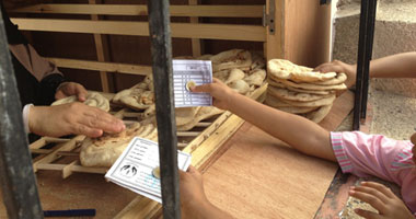 العاملون بمشروع الخبز بأسيوط يحررون محضرا ضد رئيس مدينة أبنوب