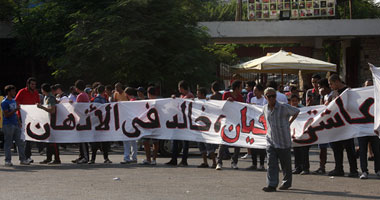 ألتراس أهلاوى يوزع منشورات بالشرقية لوقف الدورى حتى الثأر للشهداء