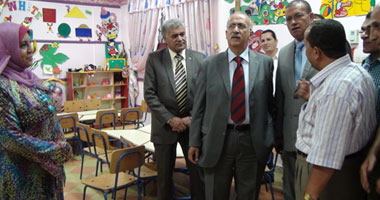 جولة مفاجئة لمحافظ الدقهلية على مدارس المنصورة وطلخا
