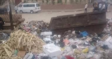 بالصور.. انتشار أكوام القمامة فى شوارع "إبراهيم بك" بشبرا الخيمة