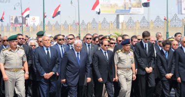 ننشر صور مشاركة الرئيس السيسي بجنازة "زويل" العسكرية