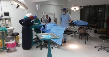 علاج 523 حالة بشرى و 332 حالة بيطرى فى أول قوافل جامعة قناة السويس
