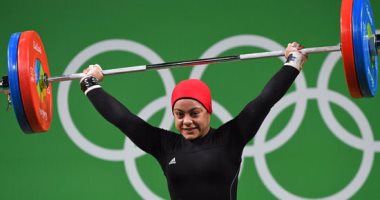  محافظ الإسماعيلية يهنئ أسرة سارة سمير بطلة برونزية الأولمبياد