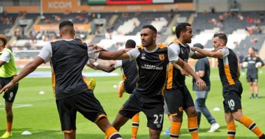 بالصور.. أحمد المحمدى يؤدى تدريبات الإحماء قبل لقاء ليستر