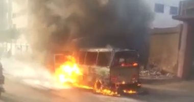 النيران تلتهم أتوبيس نقل ركاب فى شارع السودان بإمبابة دون إصابات