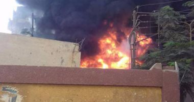 إخماد حريق محدود نشب أمام ورشة تصنيع بلاستيك بمدينة الحمام فى مطروح