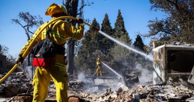 حرائق الغابات تلتهم 175 منزلا وشركة بمنطقة لوار ليك فى كاليفورنيا