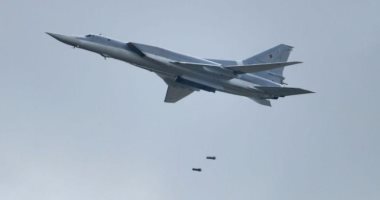  قاذفات روسية تقصف أهدافا لداعش حول الرقة السورية بصواريخ كروز