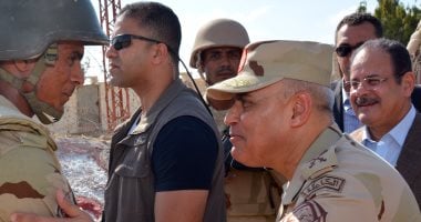 ننشر صور تفقد وزيرى الدفاع والداخلية عناصر الجيش والشرطة بشمال سيناء