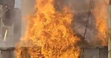 بالصور.. حريق بمحول كهرباء بقرية العظمة بمحافظة كفر الشيخ