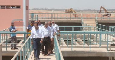  وزير الإسكان يتفقد مشروعات الإسكان ومحطة المياه بمدينة 6 أكتوبر 