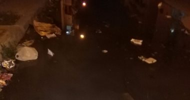 مياه الصرف الصحى تغرق شوارع منطقة زمزم ببورسعيد