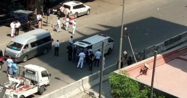 بالصور.. صحافة المواطن.. تفكيك قنبلة أمام مجمع محاكم العباسية