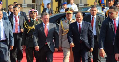 الرئيس السيسي يصل مطار القاهرة لاستقبال العاهل الأردنى