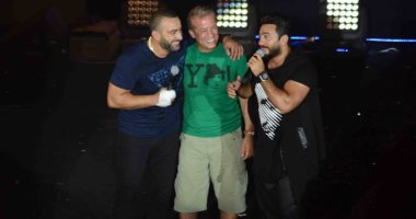 تامر حسنى يشكر أحمد السقا وشريف منير ونجوم ستار أكاديمى على حضور حفله