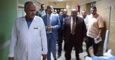 محافظ الدقهلية ورئيس جامعة المنصورة يزوران مصابى حادث ميت غمر