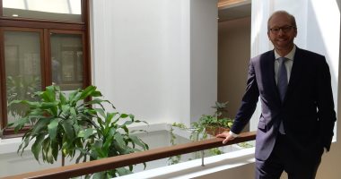 سفير هولندا بالقاهرة يصل البرلمان للقاء رئيس لجنة حقوق الإنسان بالنواب