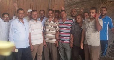إضراب عمال حى شرق أسيوط المؤقتين للمطالبة بالتثبيت