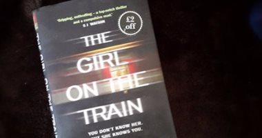 رواية "فتاة القطار" لـ"باولا هوكينز" الأعلى مبيعا فى قائمة نيويورك تايمز
