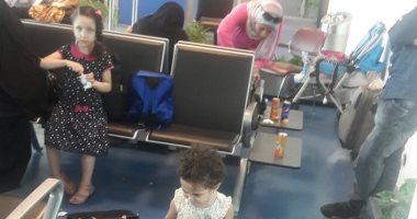 قارئ يرسل صورا لتأخر إقلاع الطائرة المتجهة من القاهرة للدمام 8 ساعات