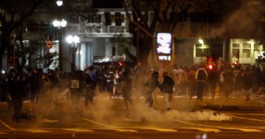 بالصور.. اشتباكات بين الشرطة البرازيلية و محتجين على عزل ديلما روسيف 