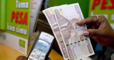 كل ما تريد معرفته عن منصة M-PESA لتبادل الأموال عبر الهاتف فى كينيا