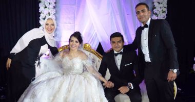 الهضبة وحماقى وشيرين فى زفاف "أحمد الصيفى" و"إسراء مقبل" 