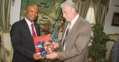 بالصور.. محافظ جنوب سيناء يستقبل سفير جنوب أفريقيا