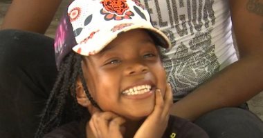 طفلة أمريكية 6 سنوات تبدأ الدراسة بعد شهر من إصابتها برصاصة فى الرأس 