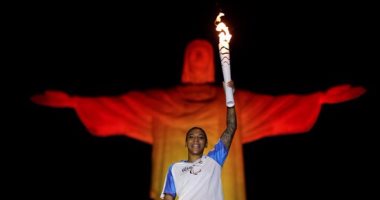 شعلة دورة الألعاب البارالمبية أمام تمثال المسيح بريودى جانيرو