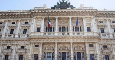 الإندبندنت: محكمة إيطالية تلغى حكما بالسجن على رجل مارس العادة السرية علنا